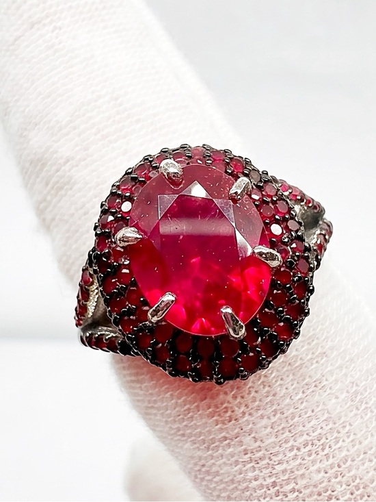 Nordstrom Jewelry - Stunning Antique 14k White Gold over Silver Ruby Red Ring!